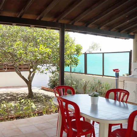 Melani House * Larnaca